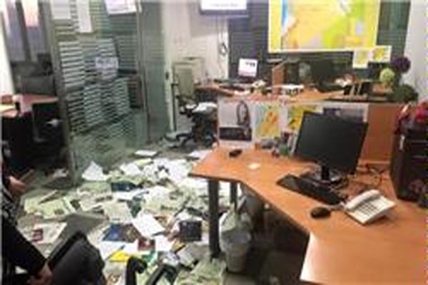 حمله به دفاتر روزنامه 