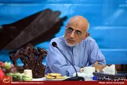 انحرافات سیاسى دولت‌هاى پس از جنگ از مهمترین موانع پیشرفت کشور است