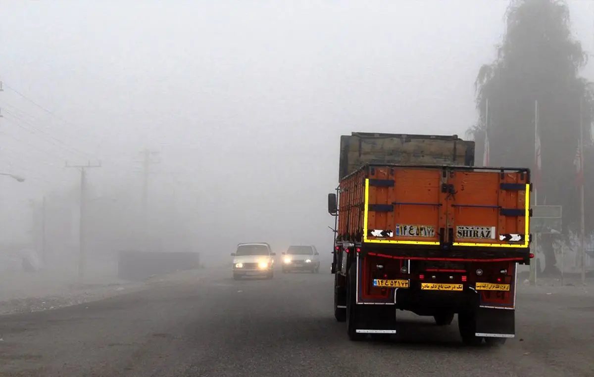 مه‌گرفتگی و کاهش دید در محور سوادکوه/ ترافیک در محور کرج- قزوین
