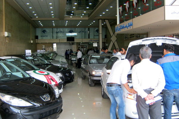 ساماندهی نمایشگاه های خودرو در معابر غربی پایتخت