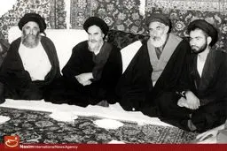 یکی از جشن های آزادی امام خمینی از حبس و حصر در قم