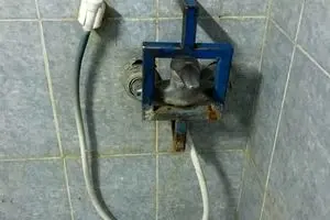 قفل زدن به شیر دستشویی بیمارستان لقمان از ترس سارقان