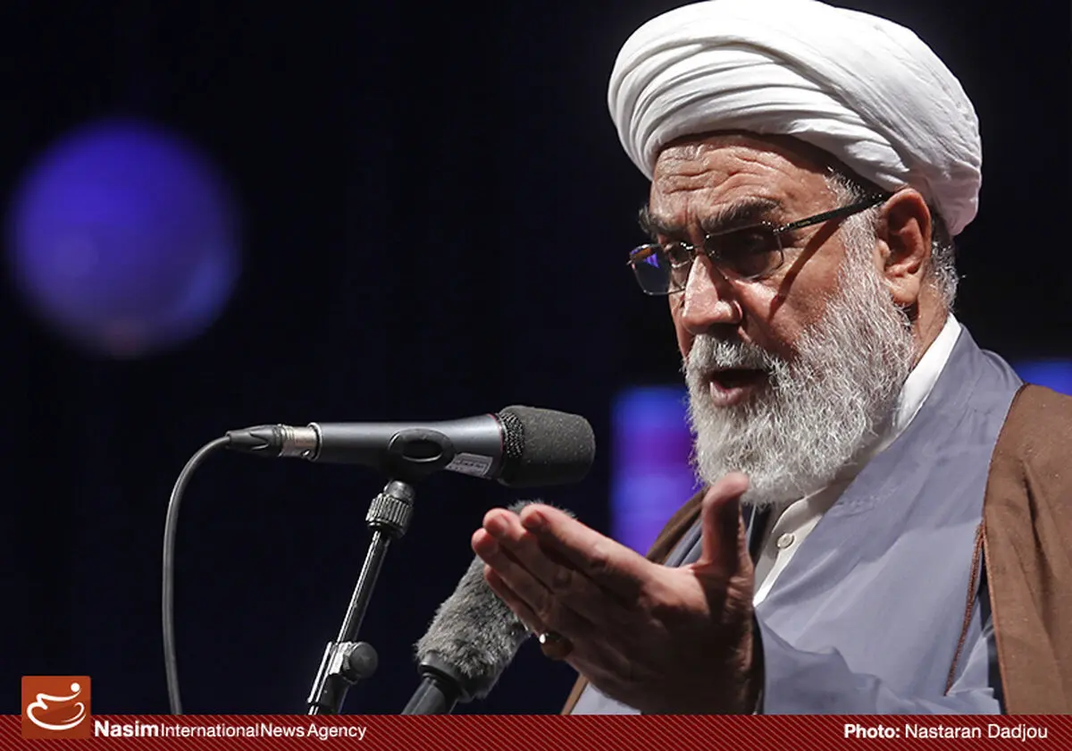 مهمترین وظیفه حوزه‌های علمیه ایستادن محکم و با قدرت مقابل عوامل ضدانقلاب است