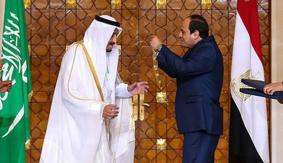 مدال افتخار مصر، برگردن شاه سعودی!