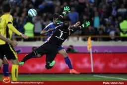 دیدار تیم های استقلال تهران و سپاهان اصفهان