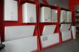 اجناسمان را ۴۰ درصد پایین‌تر از قیمت واقعی می‌فروشیم/ بازار قفل شده و خرید و فروشی صورت نمی‌گیرد