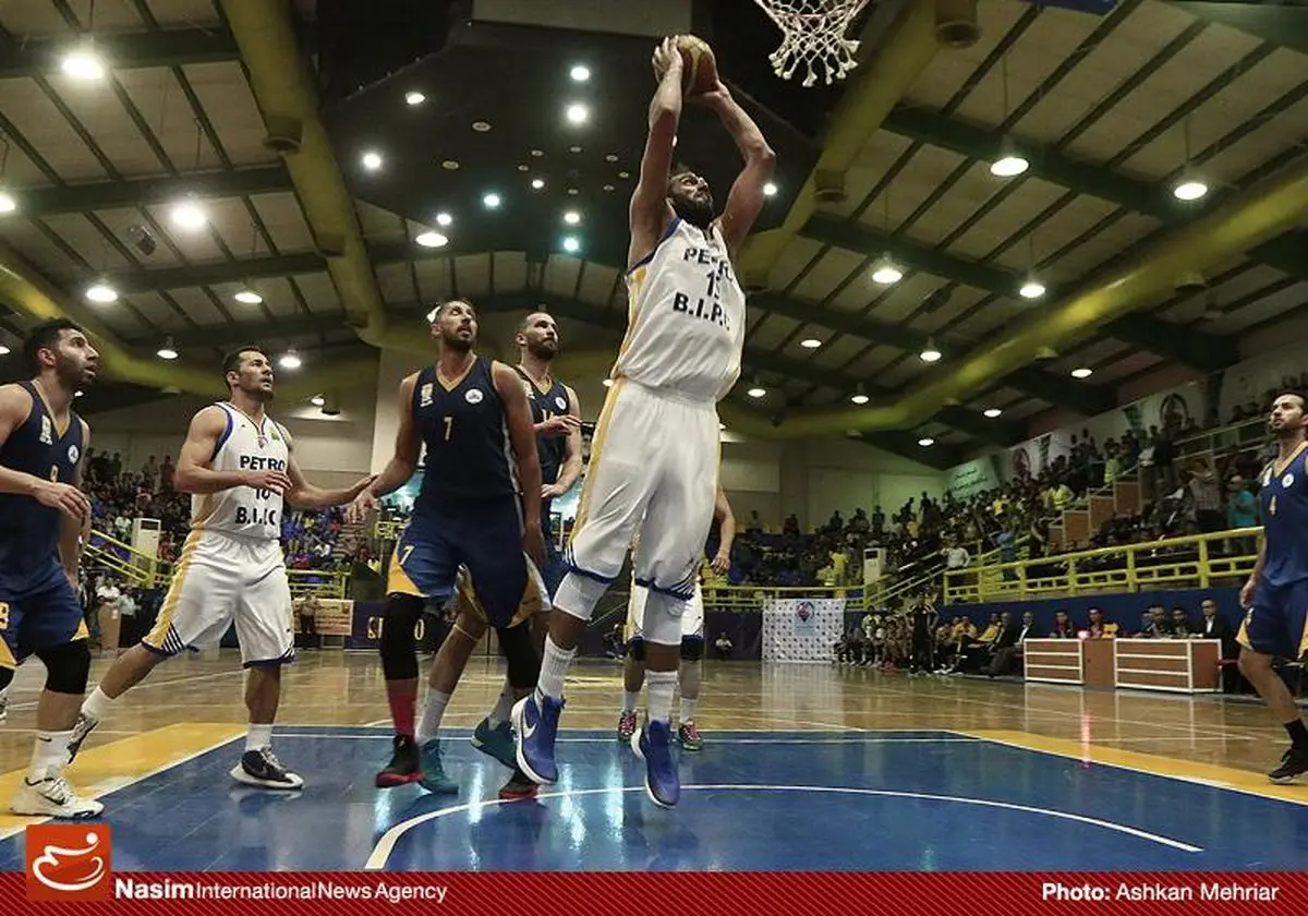 دیدار برگشت تیم های بسکتبال پتروشیمی بندرامام و نفت آبادان