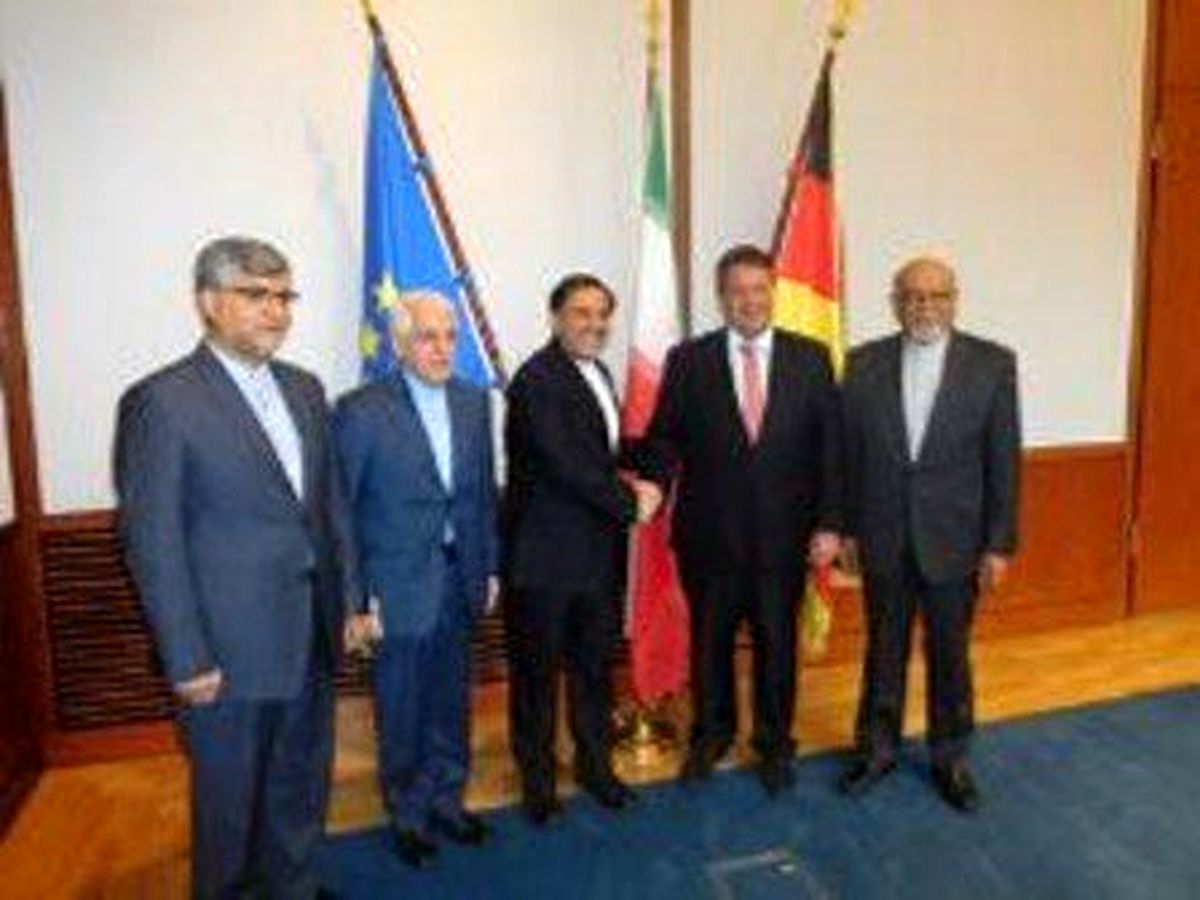 دیدار وزیر راه و شهرسازی ایران با وزیر اقتصاد آلمان در برلین