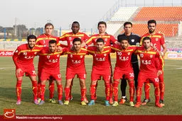 برتری فولاد برابر ملوان در نیمه نخست