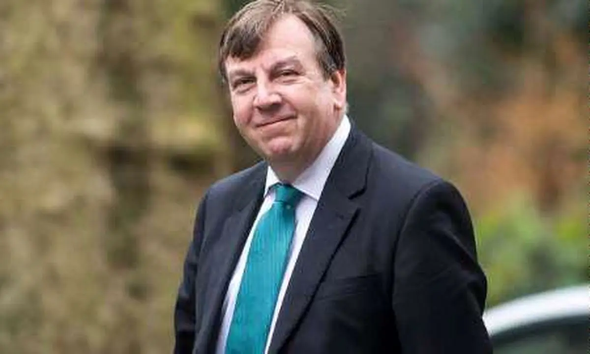 بی‌فرهنگی آقای وزیر فرهنگ!