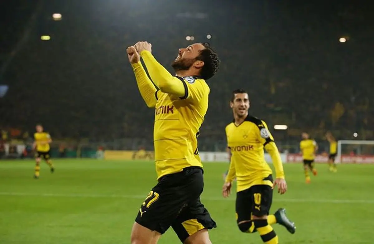 برتری دورتموند برابر هامبورگ ۱۰ نفره