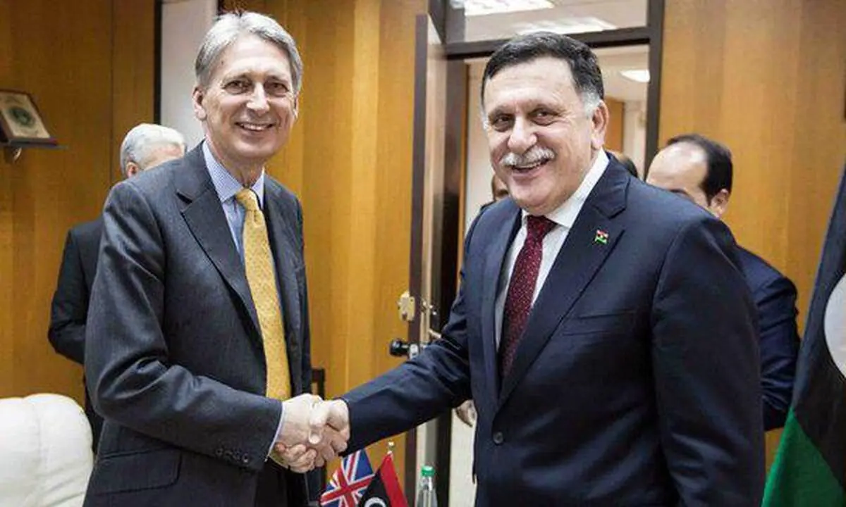 هاموند: انگلیس از نخست وزیر لیبی حمایت کامل می‌کند