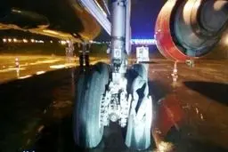 احتمال ترکیدگی لاستیک هواپیما، مسافرین نجف را به تهران بازگرداند