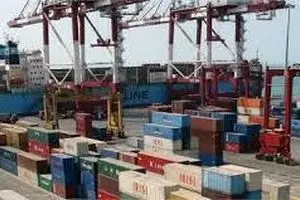 دولت روحانی سال گذشته ۴.۳ میلیارد دلار کالای اساسی وارد کرد/ صادرات میعانات گازی ۵۲ درصد کاهش یافت