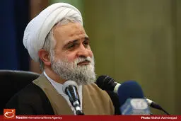 وقتی مجموعه‌ای نامه‌ی علیه رهبری را نشر می‌دهد باید رگ غیرت‌مان بجنبد/ مخالف برخورد انضباطی هستم
