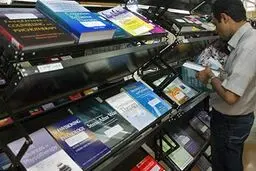 اولین محموله ناشران خارجی وارد نمایشگاه کتاب شد