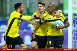 سپاهان در آخرین دقایق ۳ امتیاز گرفت