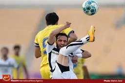 دیدار تیم های نفت تهران و سپاهان اصفهان