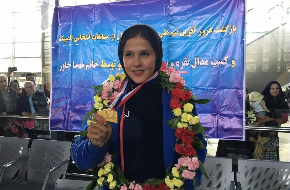 رئیس کمیته ملی المپیک پاداش جاور را اهدا کرد