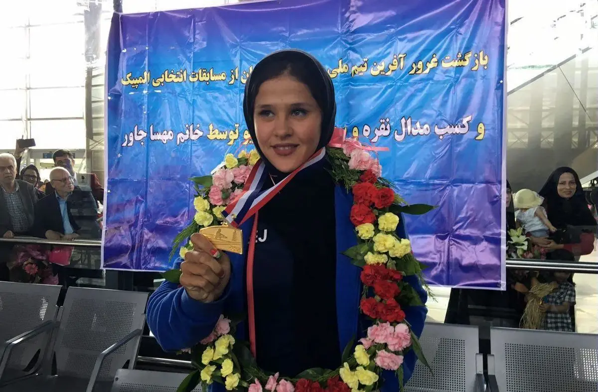 رئیس کمیته ملی المپیک پاداش جاور را اهدا کرد