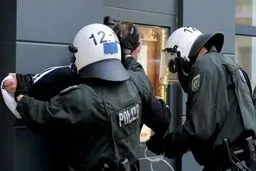 پلیس آلمان به خانه‌های مسلمانان حمله می‌کند