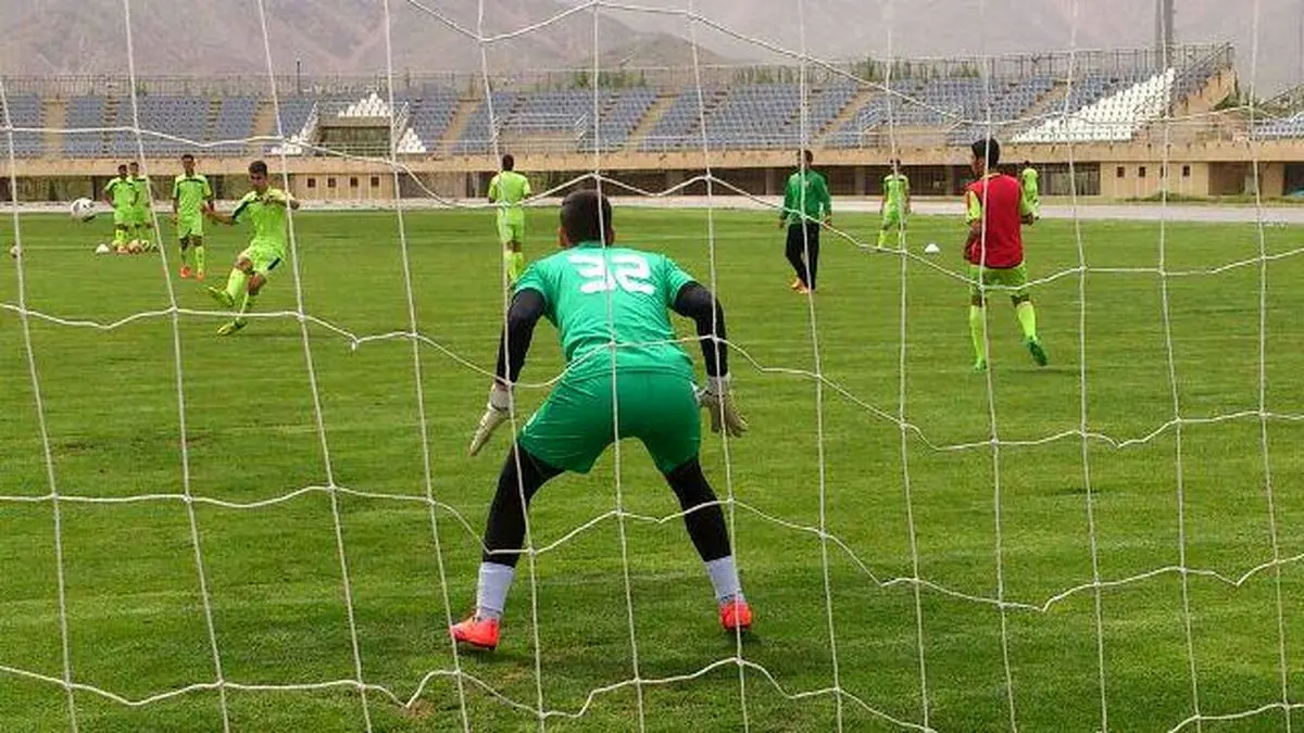 تمرین تیم فوتبال جوانان در اراک برگزار شد + عکس