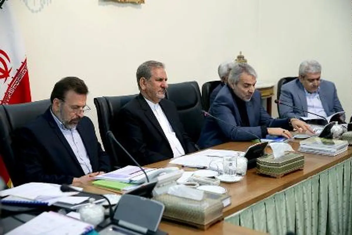 دولت دو برنامه متفاوت تحت عناوین اقتصاد مقاومتی و برنامه جاری ندارد