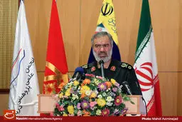 عده‌ای در داخل ۱۰ بار از یک کشور منطقه اسم می‌برند ولی حتی یک بار هم اسمی از آمریکایی‌ها نمی‌آورند در حالیکه پشت پرده مسائل آمریکا است