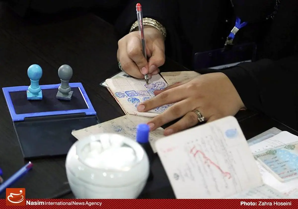 آثار تبلیغاتی متعلق به نامزدهای انتخاباتی نباید در محل شعبه و اطراف آن وجود داشته باشد