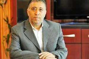 دولت کارخانه من را بست، واردکنندگان با زد و بند ۱.۵ میلیون تن فولاد وارد کردند