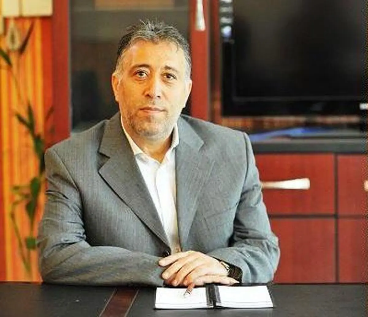 دولت کارخانه من را بست، واردکنندگان با زد و بند ۱.۵ میلیون تن فولاد وارد کردند