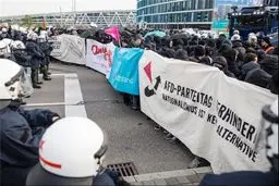 دستگیری ۴۰۰ آلمانی در تظاهرات معترضان به راست‌گرایان افراطی