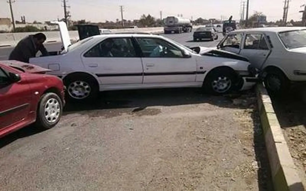 آسیب‌دیدگی ۴۲ مسافر در تصادف زنجیره‌ای ۶ خودرو در آزادراه زنجان- قزوین