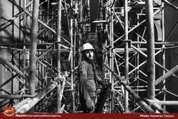 یک روز با کارگران در عمق ۴۰ متری زمین