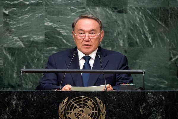 رییس‌جمهوری قزاقستان از اقتصاد اوکراین انتقاد کرد