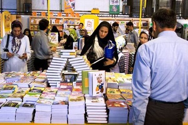 خرید بیش از ۴۵ هزار نسخه کتاب/ آثار طاقدیس، حسن بیگی و رحماندوست دیده شدند