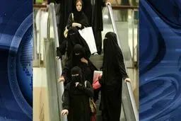 دیپورت دیپلمات‌‎های زنِ قطری توسط مصر