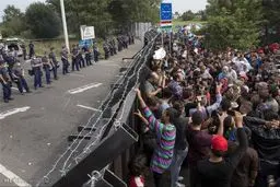 تظاهرات معترضین به حصارکشی در مرز ایتالیا و اتریش