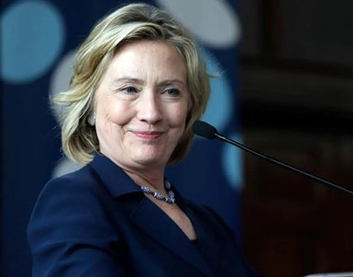 پیروزی هیلاری کلینتون در مبارزات درون حزبی "گوآم"