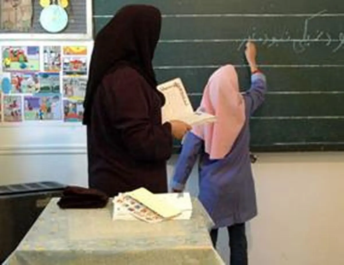 ضوابط نقل‌ و انتقال معلمان اعلام شد/ ثبت درخواست از اول خرداد