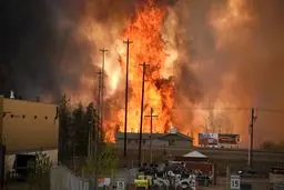 آتش سوزی غیر قابل کنترل در قلب منطقه نفتی کانادا