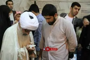 حضور آیت الله قرهی در حرم مطهر رضوی