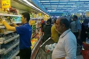 جولان کالاهای خارجی در فروشگاه‌های دولتی/ دولتمردان افزایش واردات کالاهای خارجی را به گردن قاچاق می‌اندازند