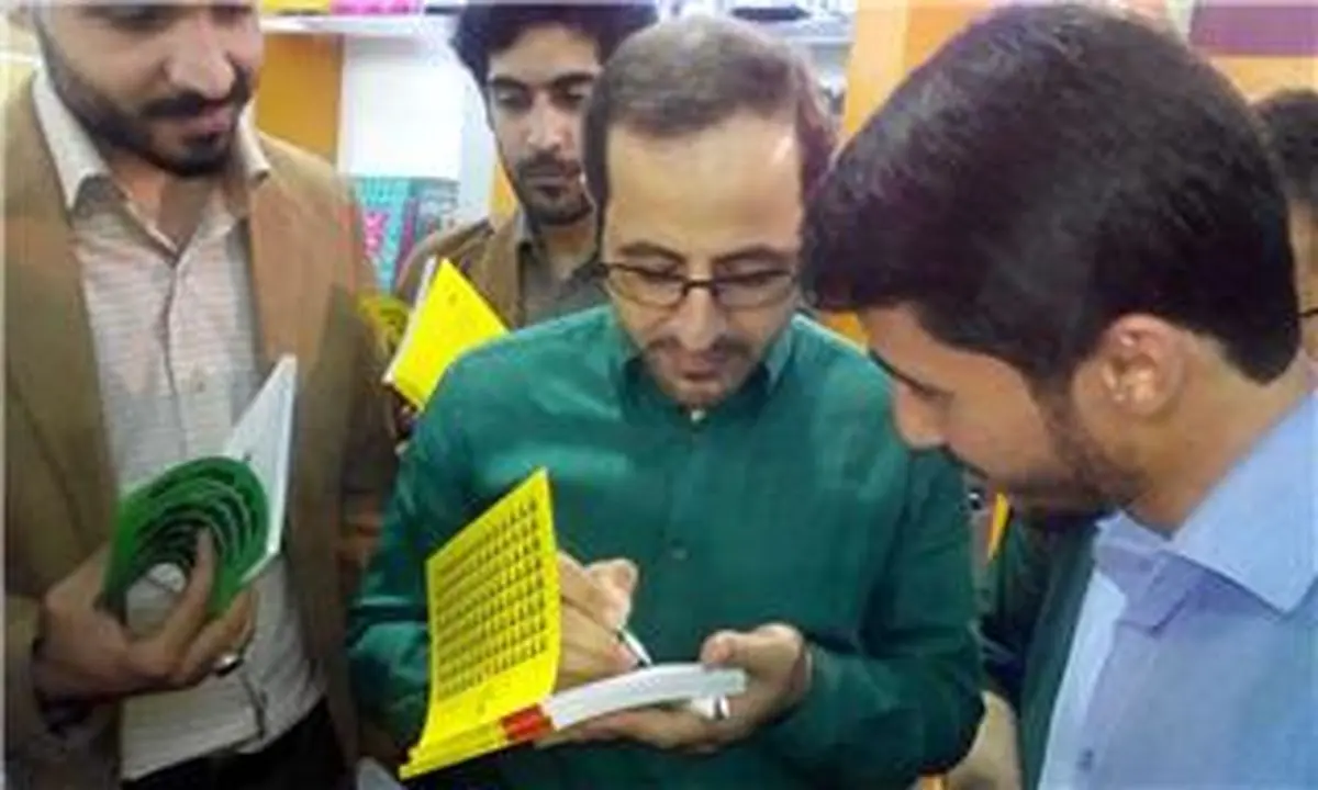 فضای مجازی خیلی‌ها را به سوء تفاهم انداخته است/ شاعران جوان بسیار خوبی داریم