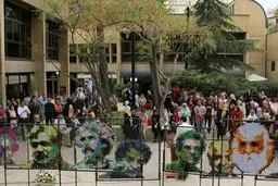 مشاهیر موسیقی از پرتره‌های خود رونمایی کردند