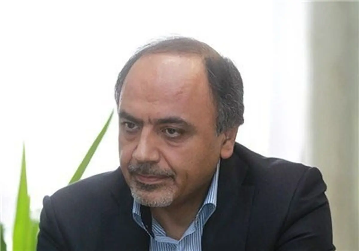 لاریجانی و عارف با تفاهم ریاست مجلس و هیئت‌رئیسه را با رای اکثریت نمایندگان سامان دهند