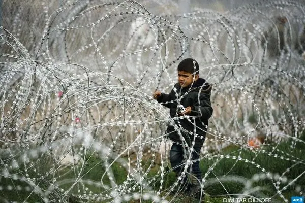 اینجا کودکان باید پشت مرزهای اروپا بمیرند!