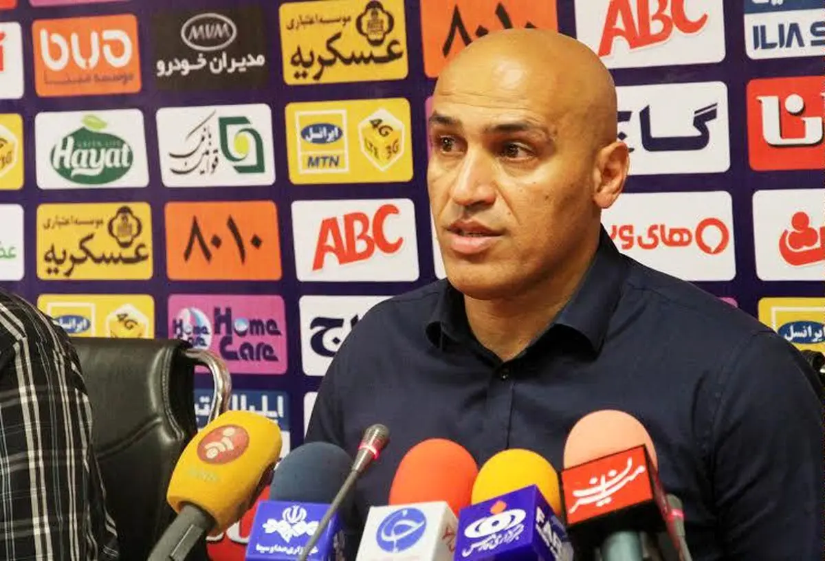 منصوریان: کفه ترازوی قهرمانی به سود پرسپولیس سنگین‌تر است