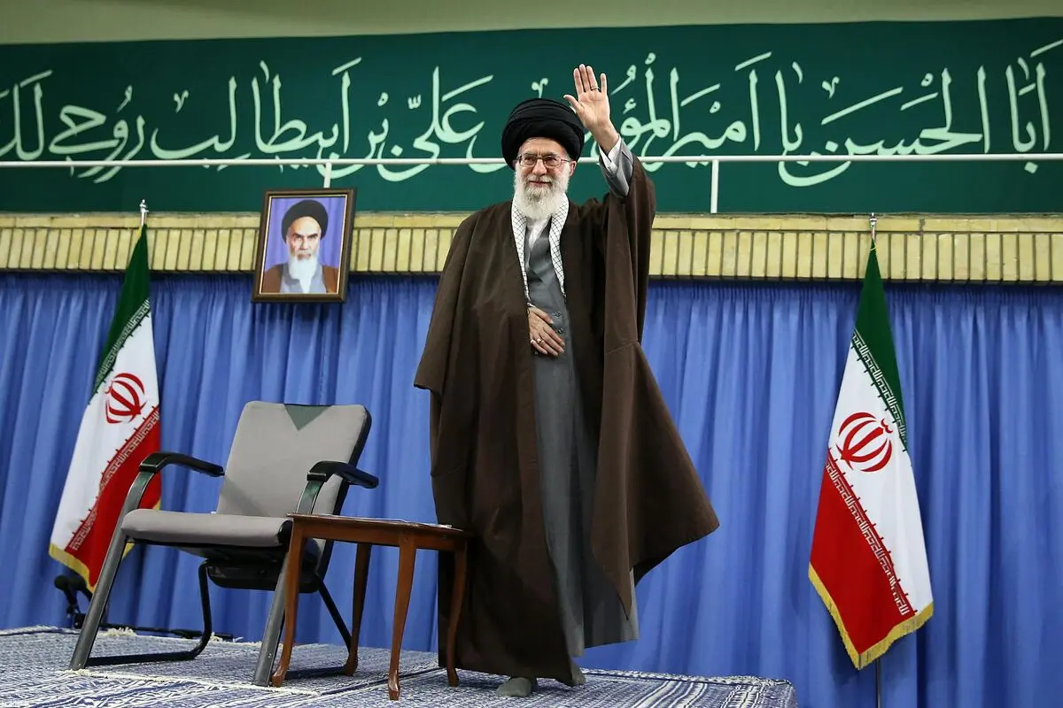 جدیدترین اثر درباره رهبر انقلاب به نمایشگاه کتاب آمد