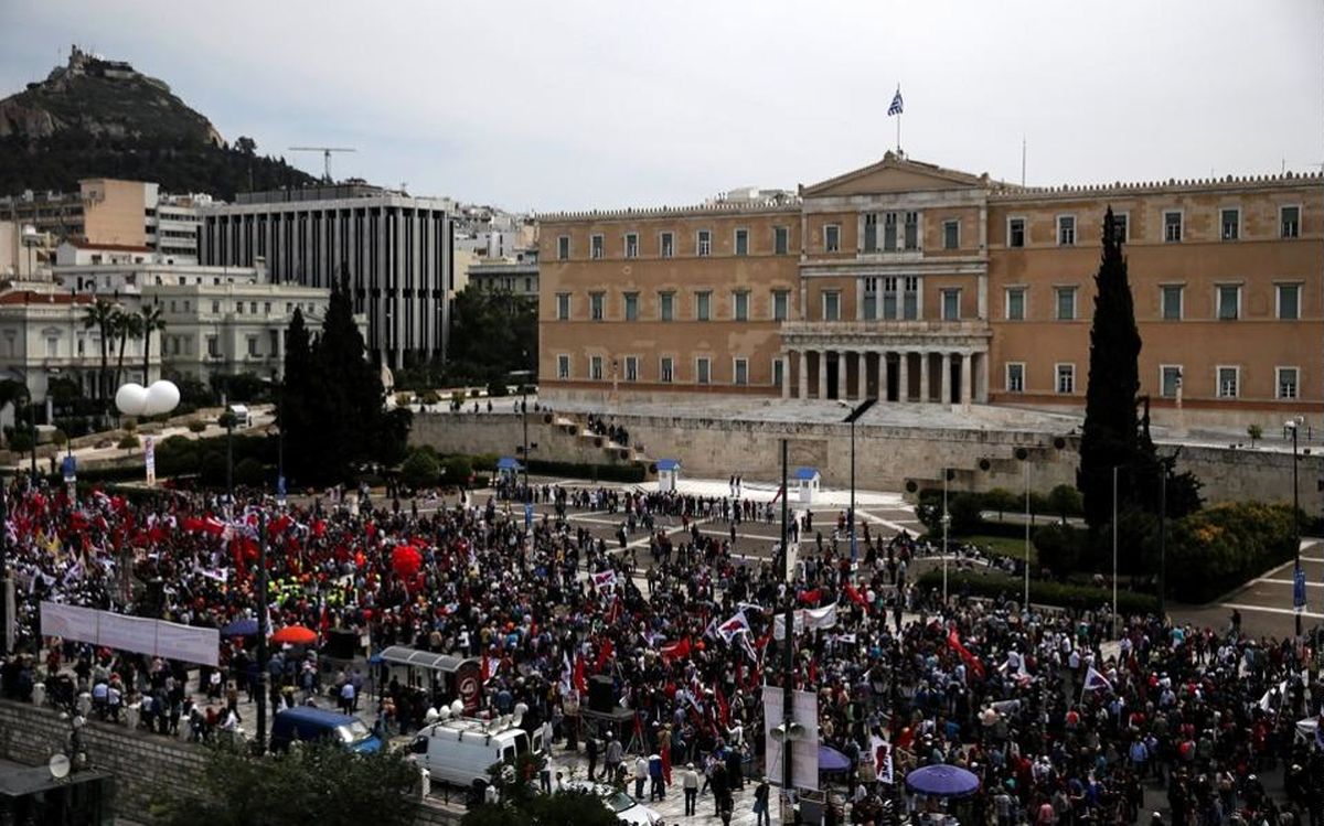 یونان اصلاحات مالیاتی و حقوق بازنشستگی را تصویب کرد